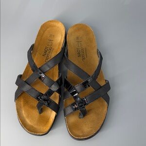 Naot Audrey‎ Toe Ring Sandals women’s Size 8 Black Cork Footbed